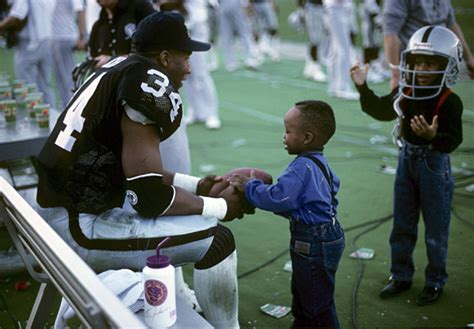 do bo jackson's sons play football